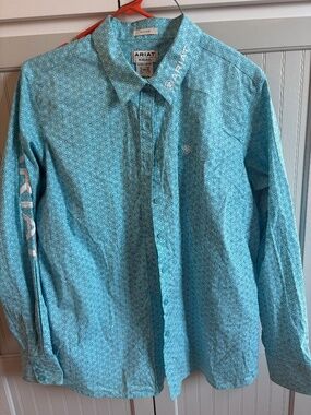 Ariat woman's fitted shirt. size xxl